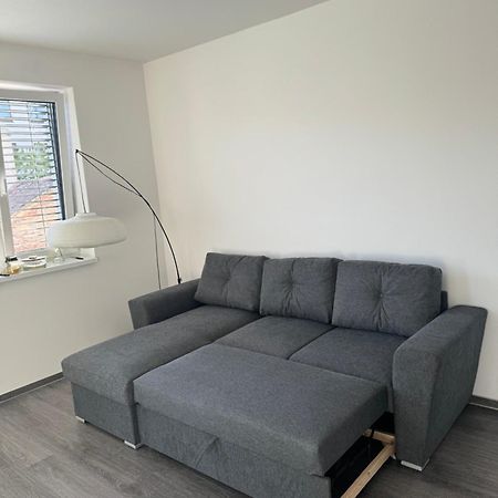 Soukromy Byt 2+Kk S Balkonem A Parkovanim Znojmo Extérieur photo